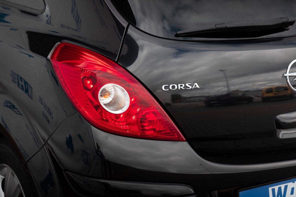 Opel Corsa 2010 фото 10