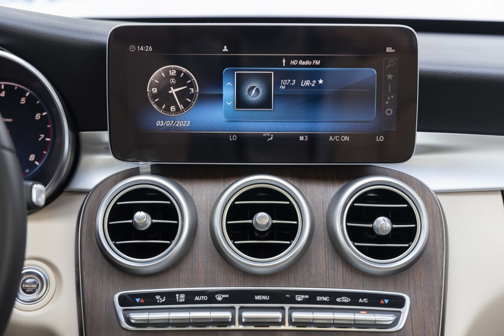 Mercedes-Benz C-Class C300 4Matic 2019 photo 55