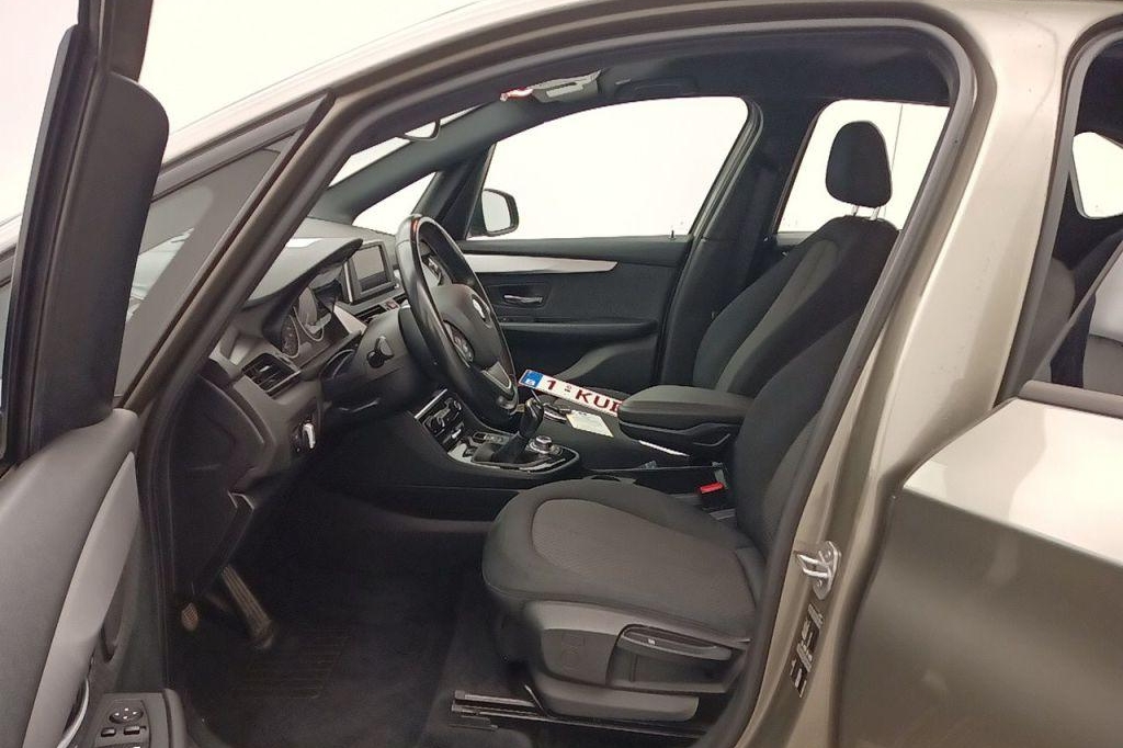 BMW 2er Active Tourer 2015 фото 3