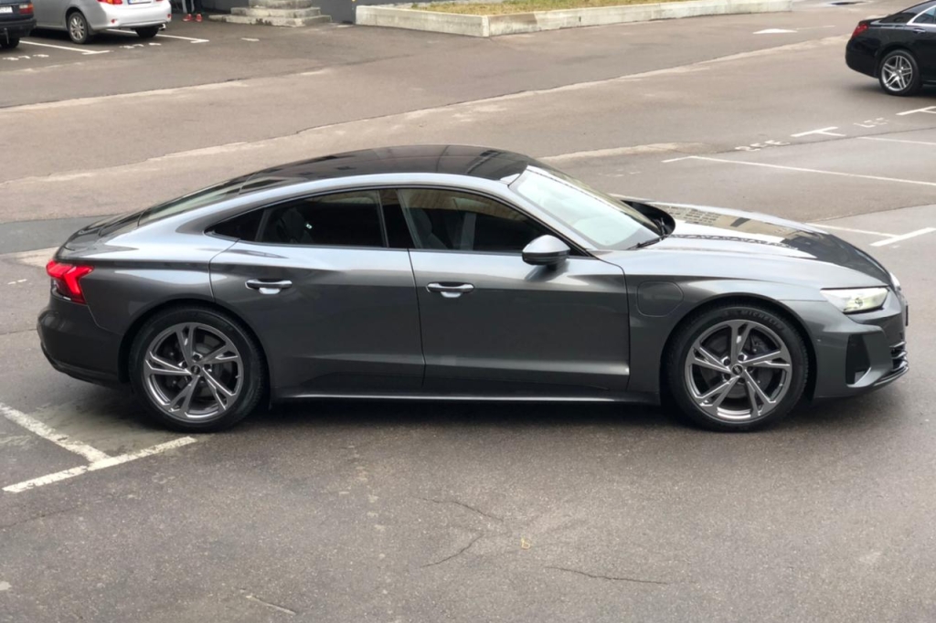 Audi e-tron GT 2021 фото 5