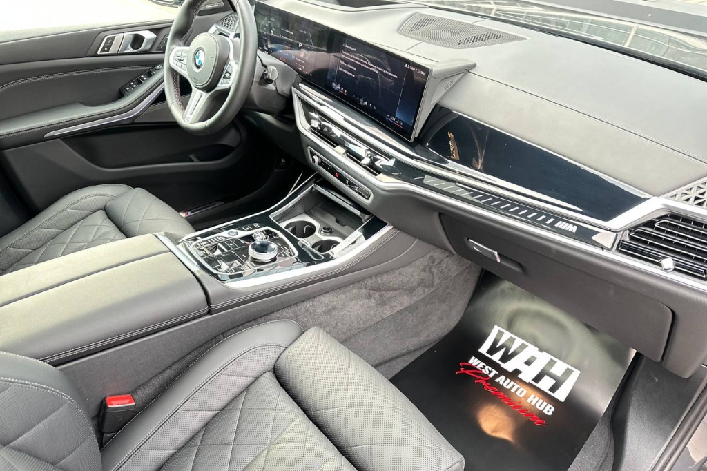 BMW X5 M60i 2024 фото BMW X5 M60i 2024 фото 14