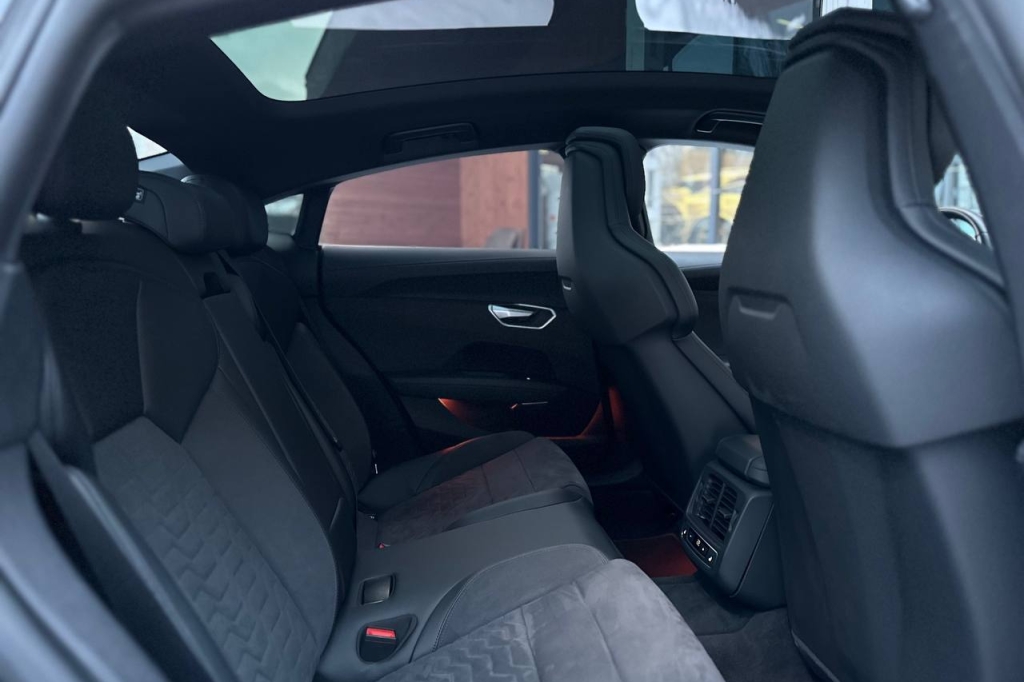 Audi RS e-tron GT 2021 photo 20