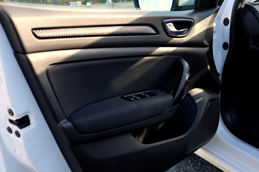 Renault Megane 2017 фото 31