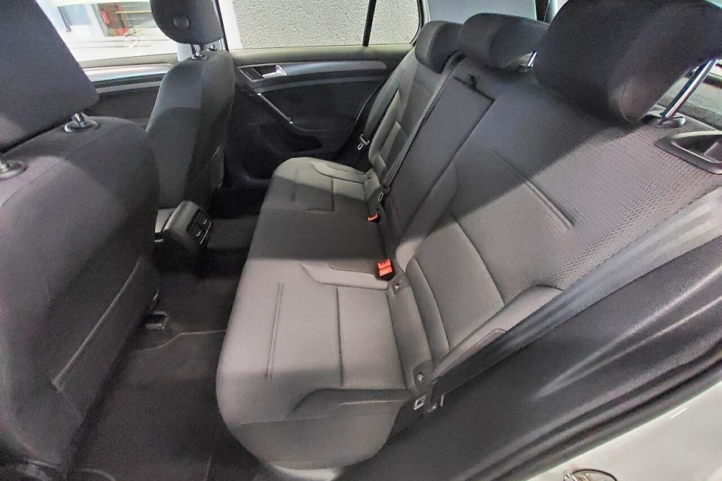 Volkswagen e-Golf 2020 фото 2