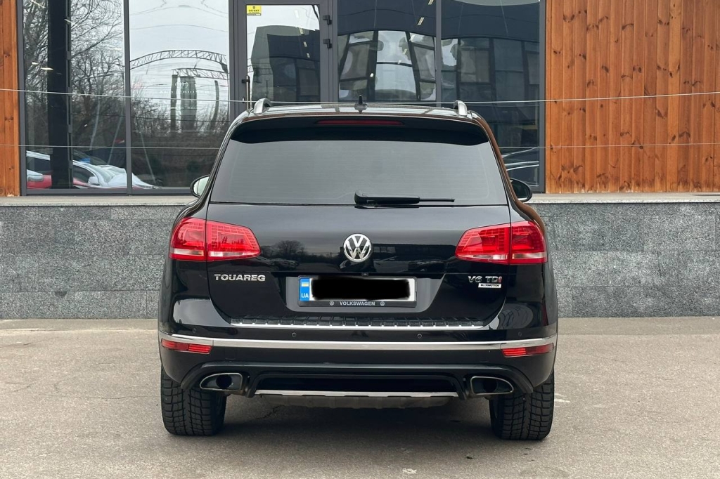 Volkswagen Touareg R-line 2015 фото Volkswagen Touareg R-line 2015 фото 4