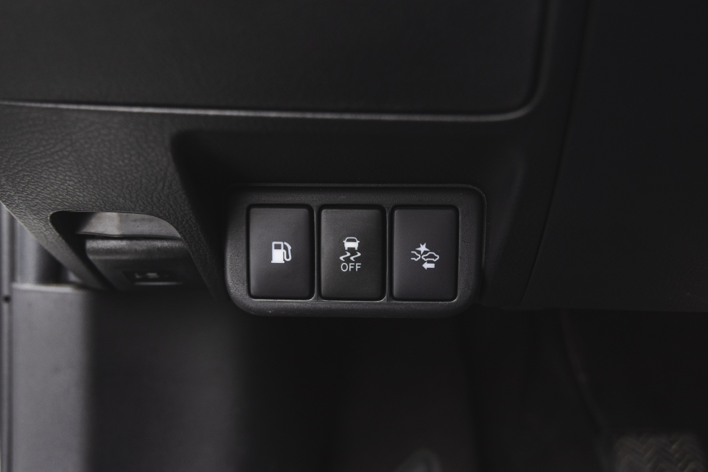 Toyota Avensis 2016 photo 17