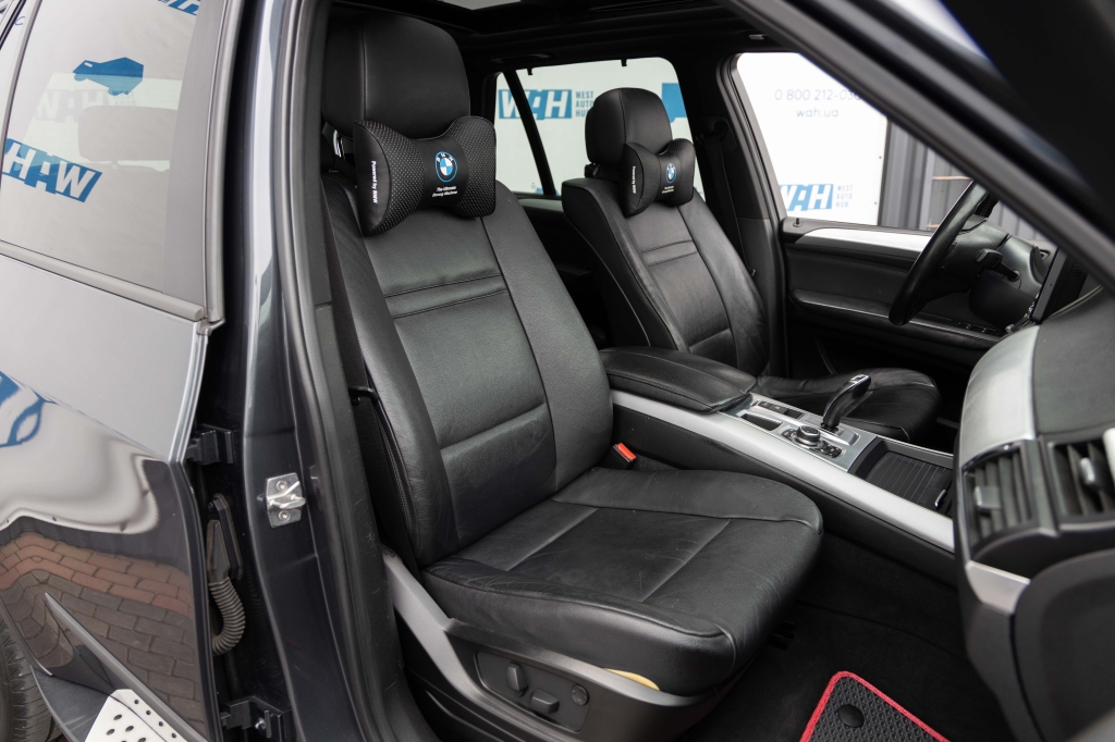 BMW X5 35i 2011 фото 16