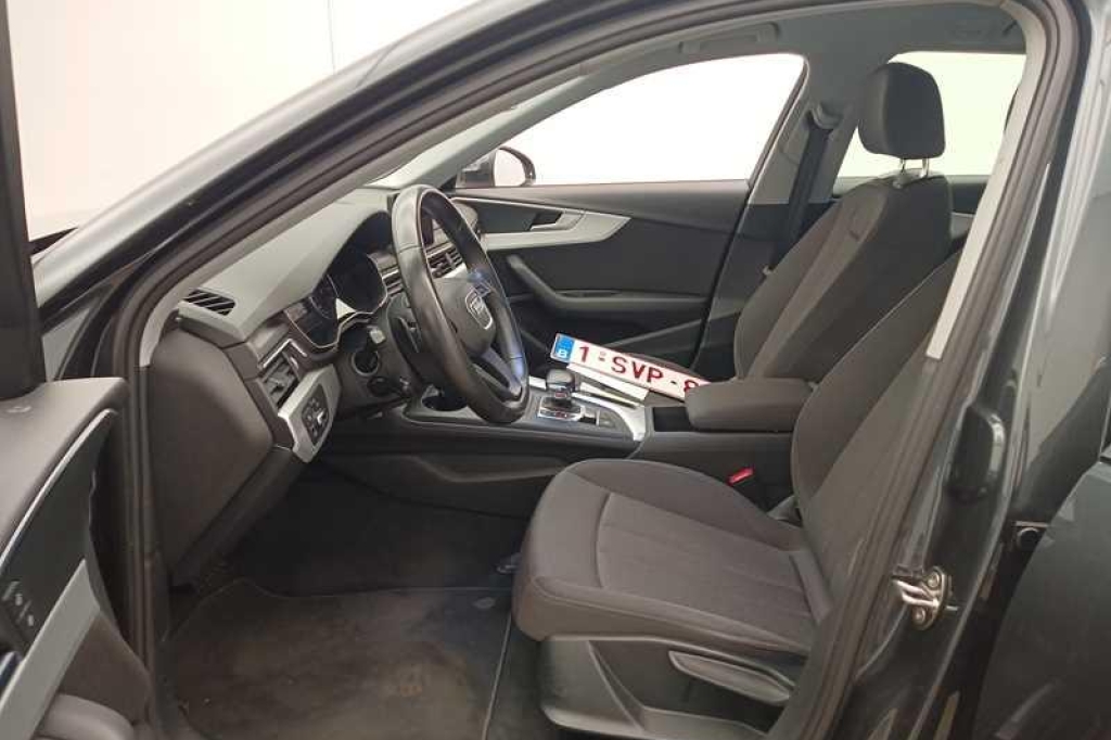 Audi A4 Avant 2017 фото 1