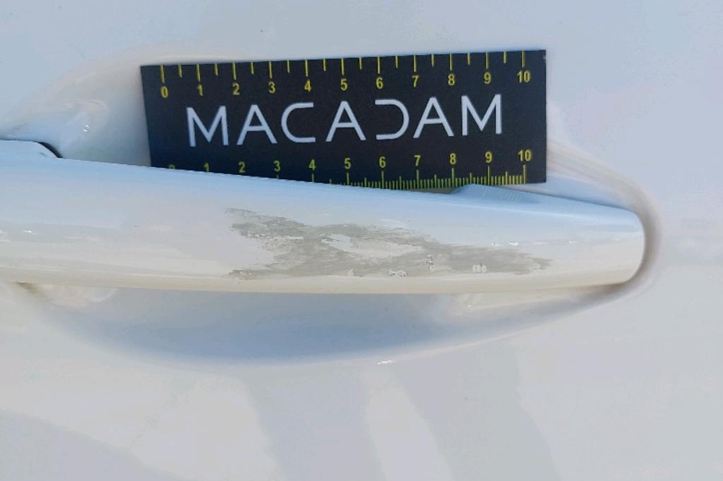 Peugeot 208 2017 фото 23