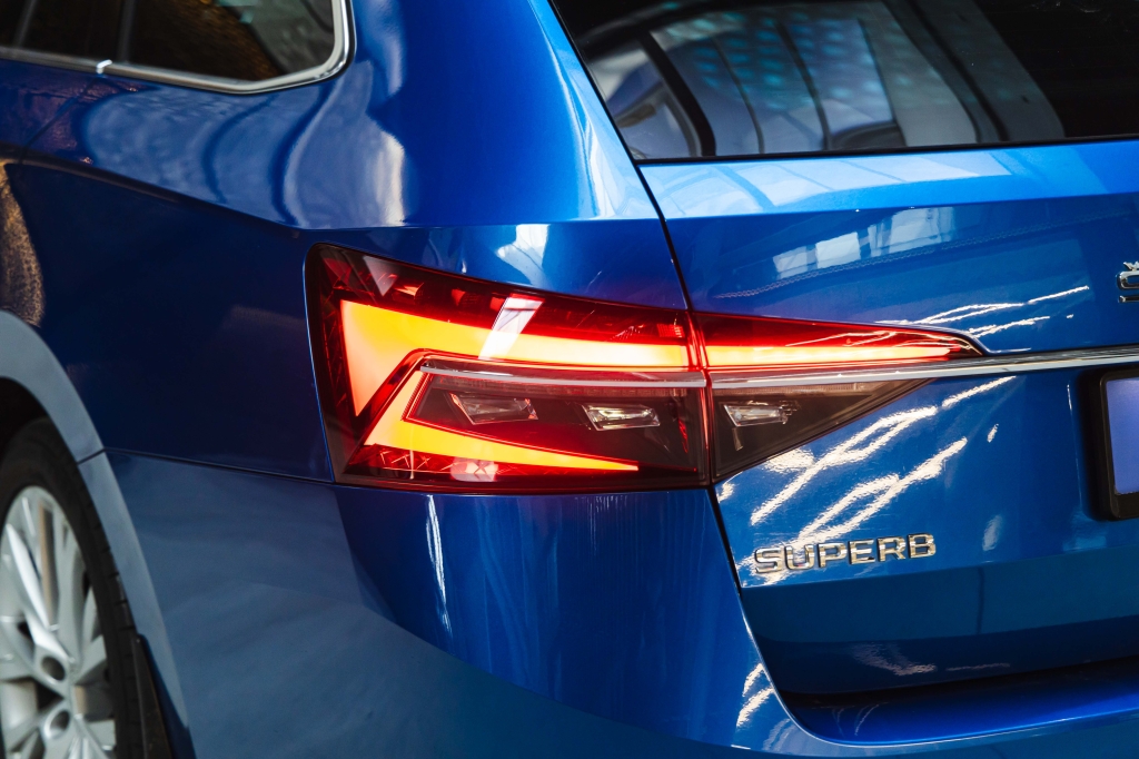 Skoda Superb Plug In Hybrid 2020 фото Skoda Superb Plug In Hybrid 2020 фото 13
