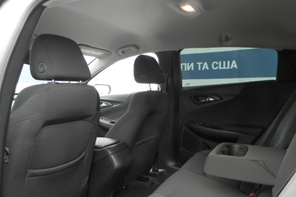 Chevrolet Malibu LE 2018 фото 14