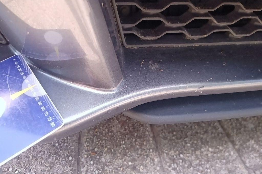 Jaguar XE 2015 photo 26