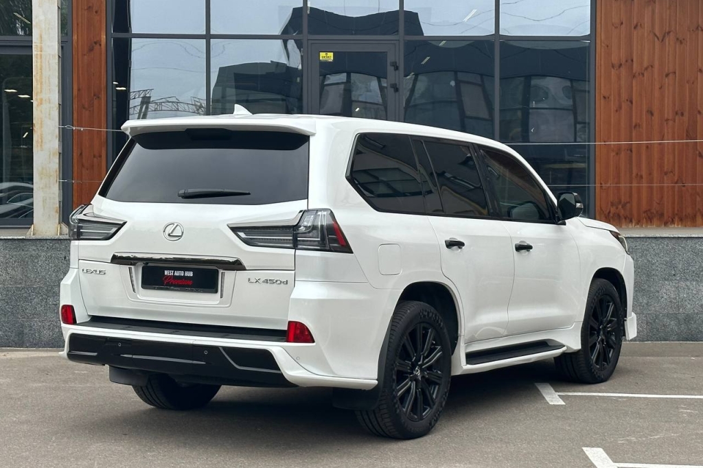 Lexus LX 450 2019 фото Lexus LX 450 2019 фото 7
