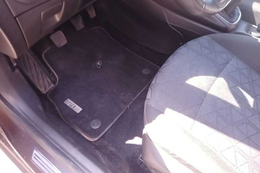 Opel Astra 2019 фото 41