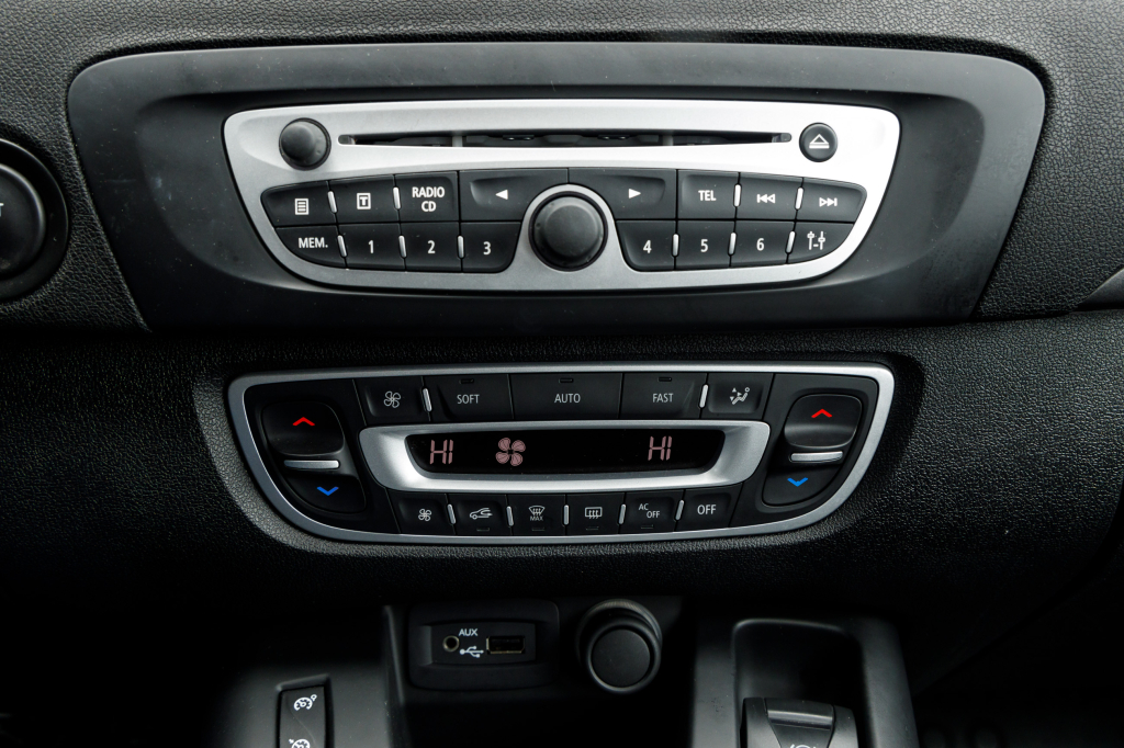 Renault Grand Scenic photo 11