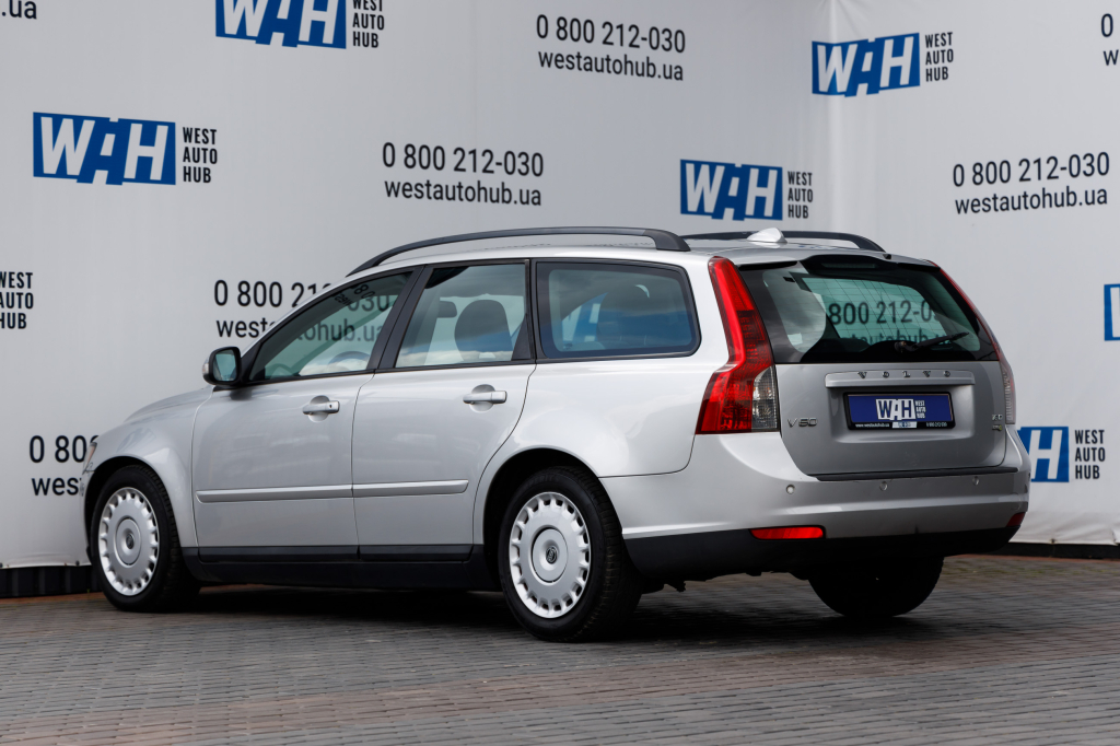 Volvo V50 2009 фото 11