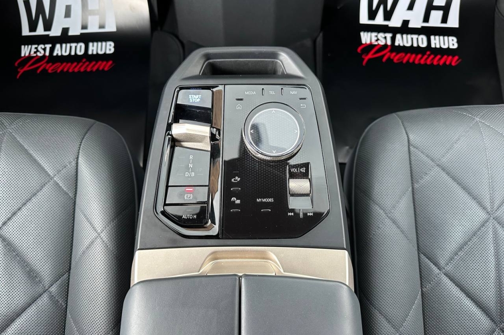 BMW iX xDrive40 2022 фото BMW iX xDrive40 2022 фото 20