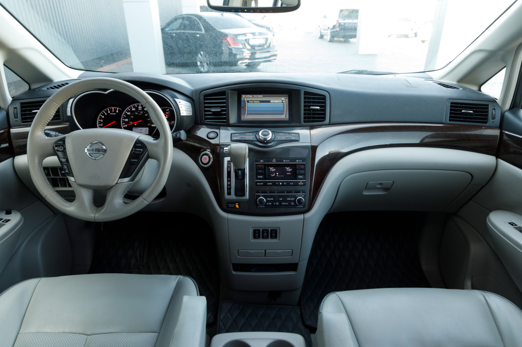 Nissan Quest 2012 фото 8