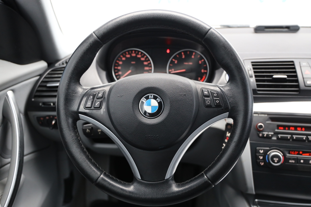 BMW 1 Series 116i 2008 фото 18