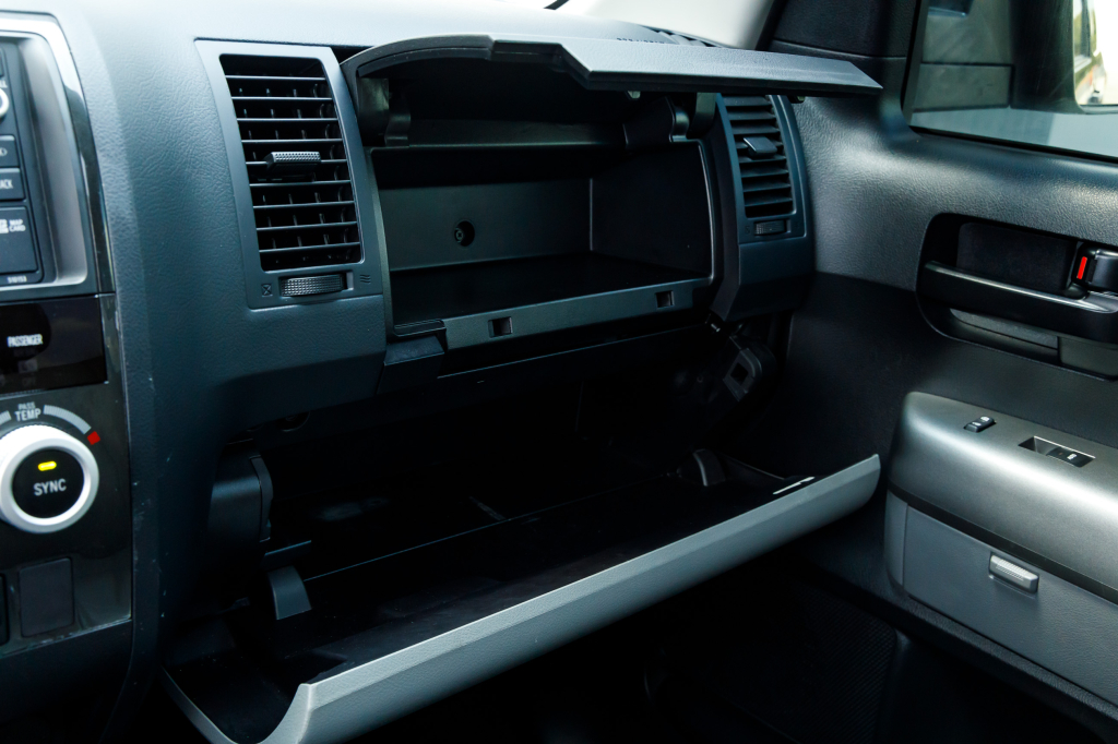 Toyota Sequoia 5.7 Dual VVT 2016 photo 11