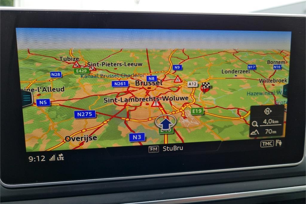 Audi A4 Avant 2017 photo 2