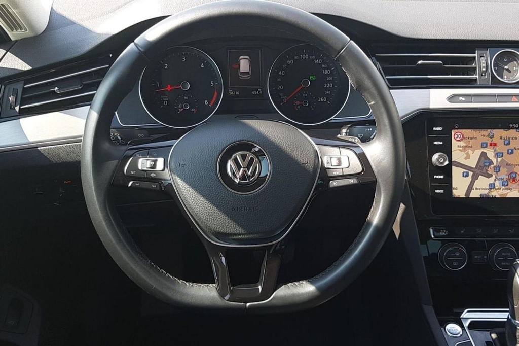 Volkswagen Passat Variant 2018 photo 1