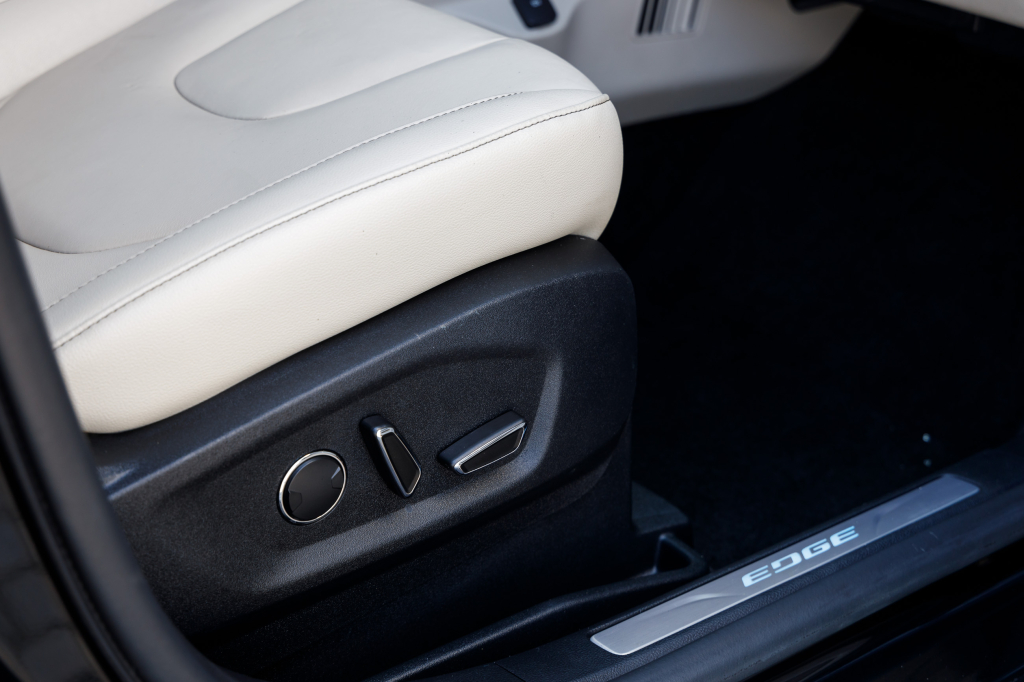 Ford Edge Titanium 2015 photo 36