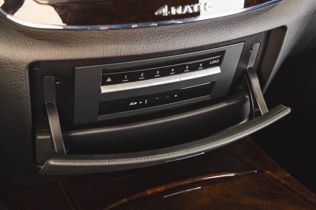 Mercedes-Benz S-Class 2011 photo 47