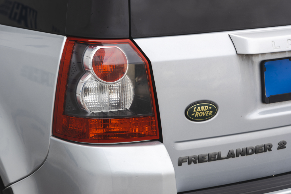 Land Rover Freelander 2010 photo 12