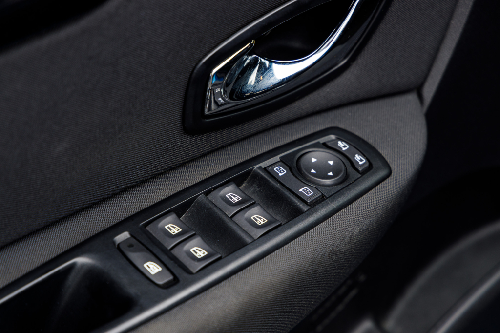 Renault Megane Scenic 2014 photo 19