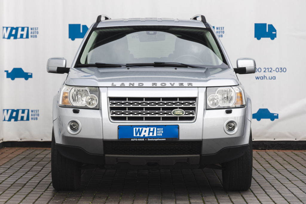 Land Rover Freelander 2010 photo 2