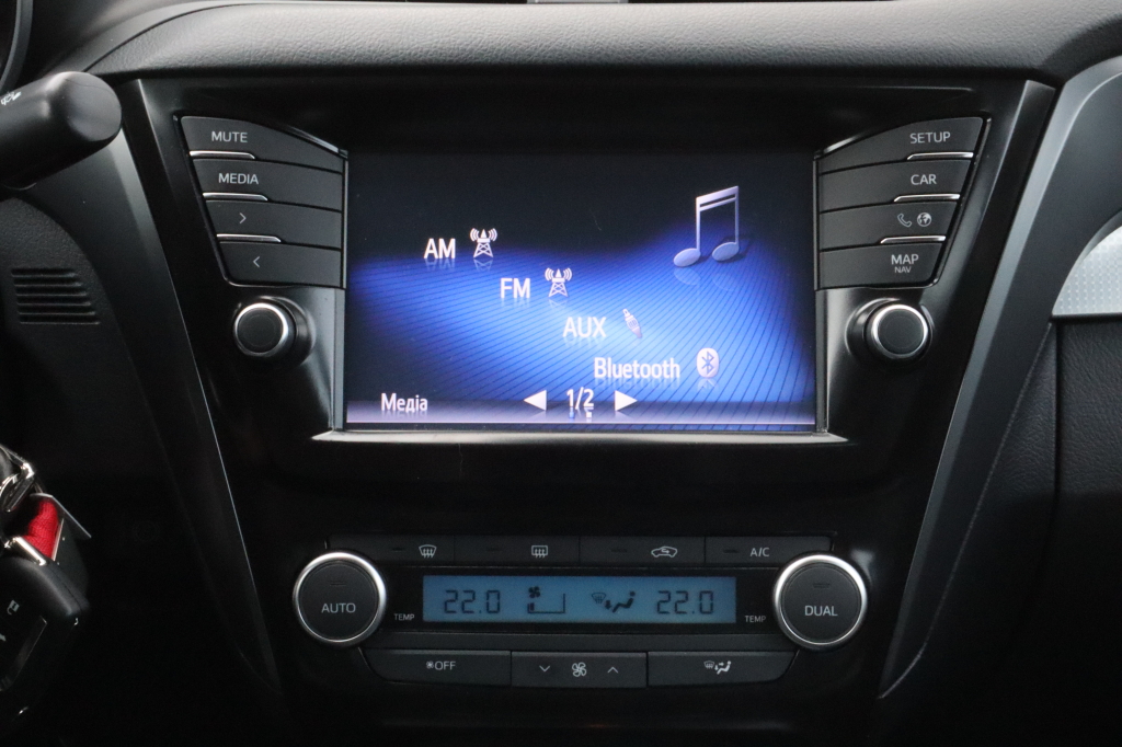 Toyota Avensis фото 11