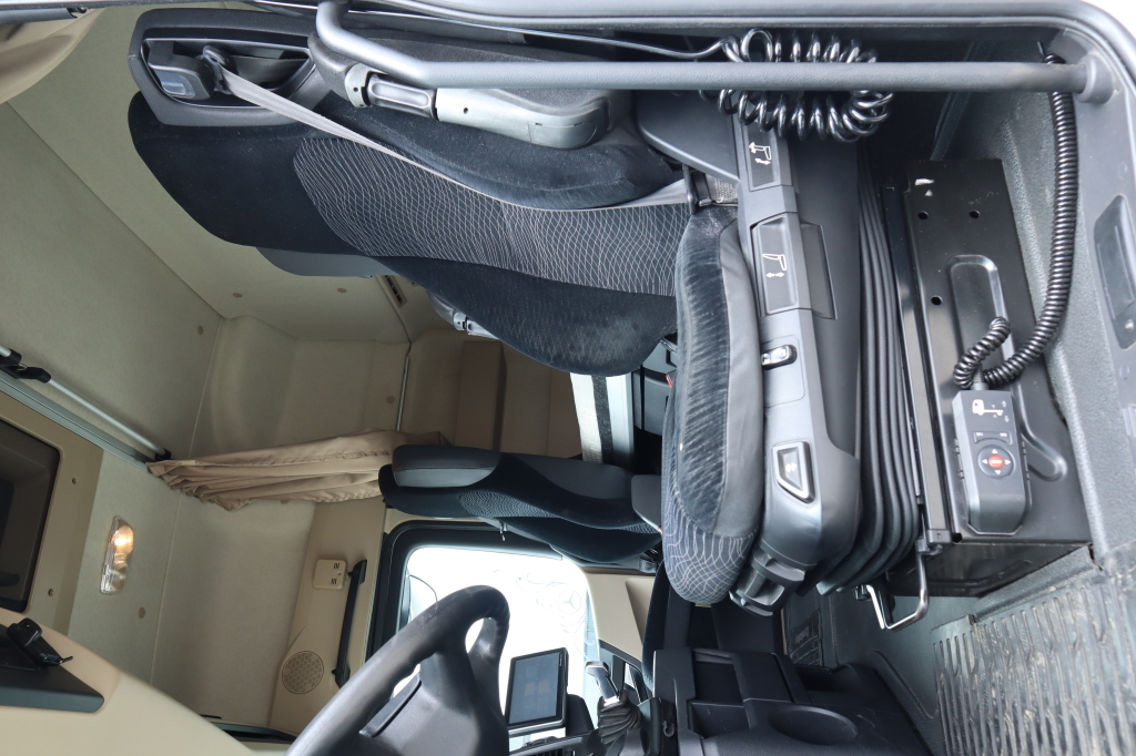 Mercedes-Benz Actros 1845 2012 photo 7