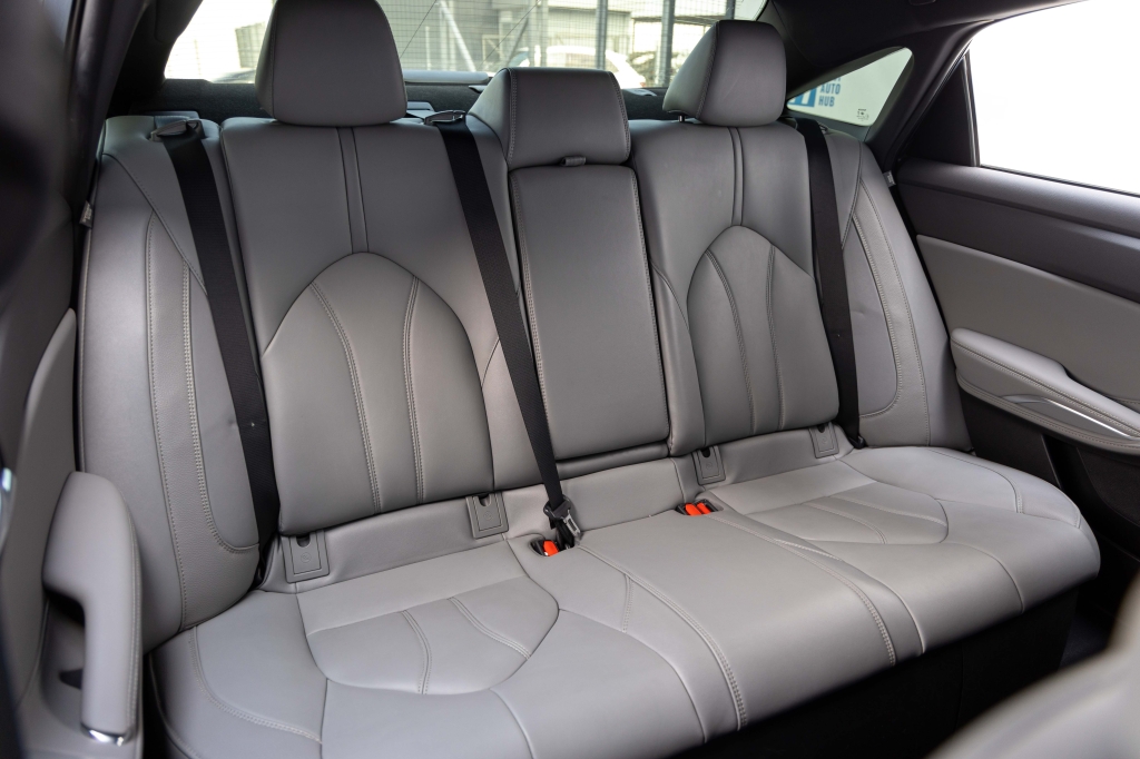 Toyota Avalon Hybrid 2020 photo 32