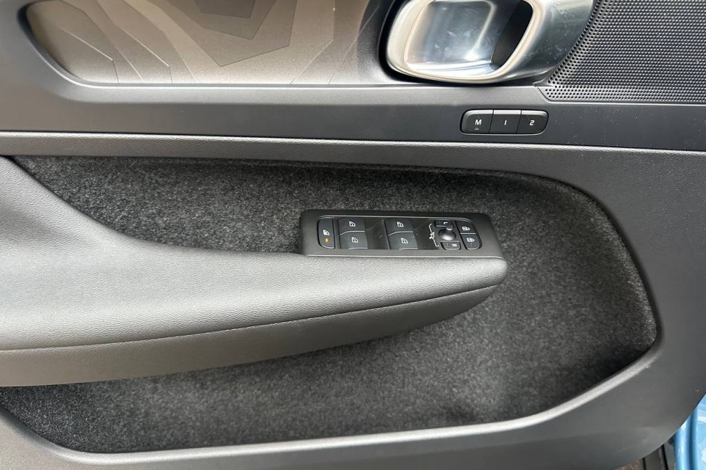 Volvo XC40 Recharge P8 Electric 78 kWh 2023 photo 9