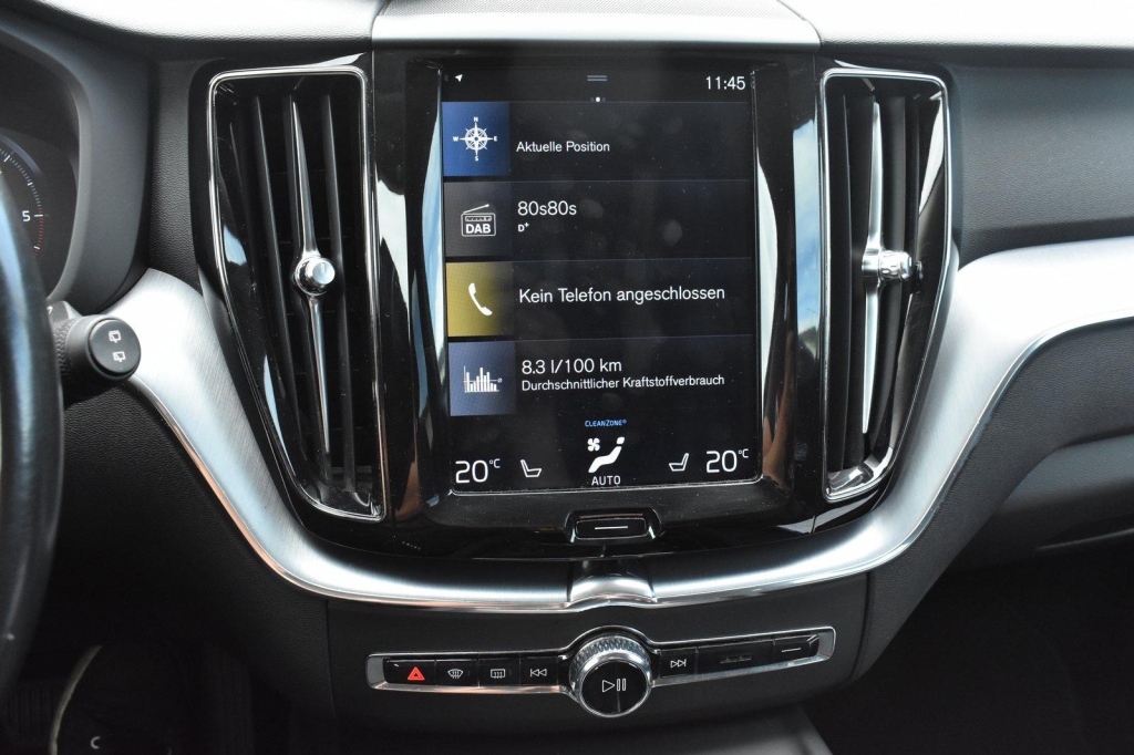 Volvo XC60 2018 фото 1