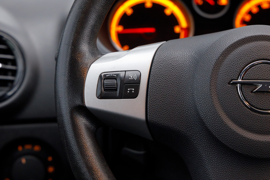 Opel Corsa фото 9