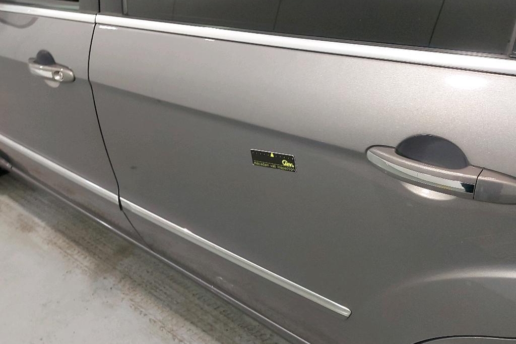 Ford Galaxy 2015 photo 26