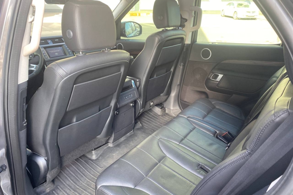 Land Rover Discovery 2017 фото 12
