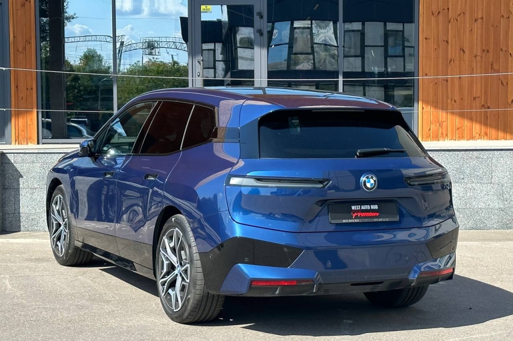 BMW iX M60 2022 фото 4
