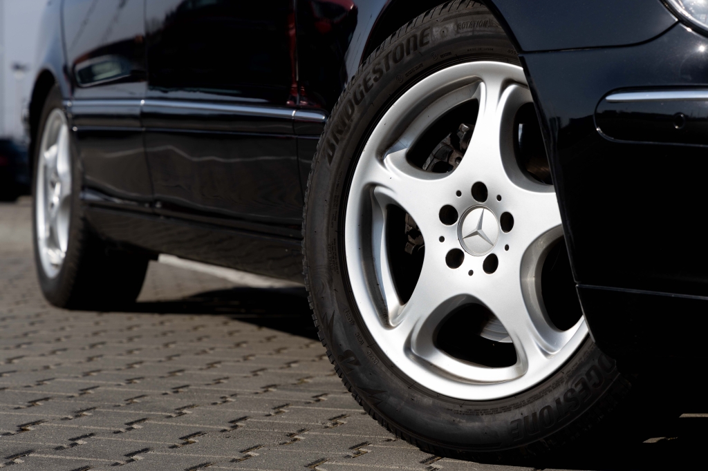 Mercedes-Benz S-Class S500L 2003 photo 6