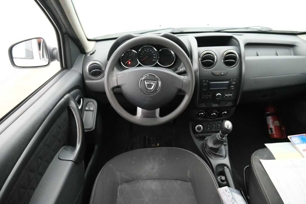 Dacia Duster 2015 photo 2