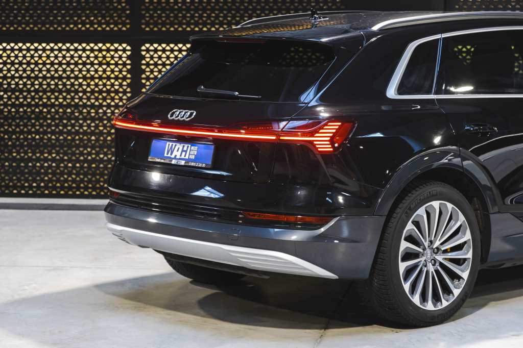 Audi e-tron 2020 photo 8