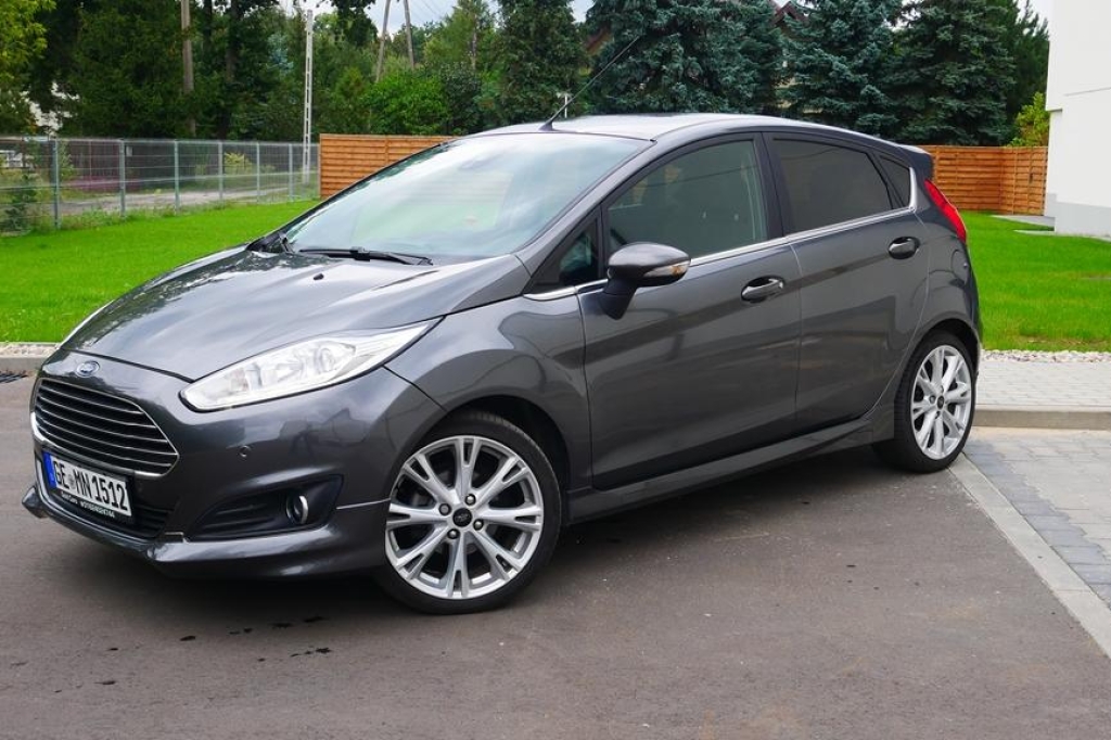 Ford Fiesta 2016 фото 5
