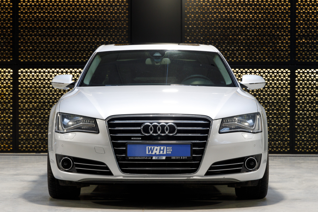 Audi A8 2014 photo 23