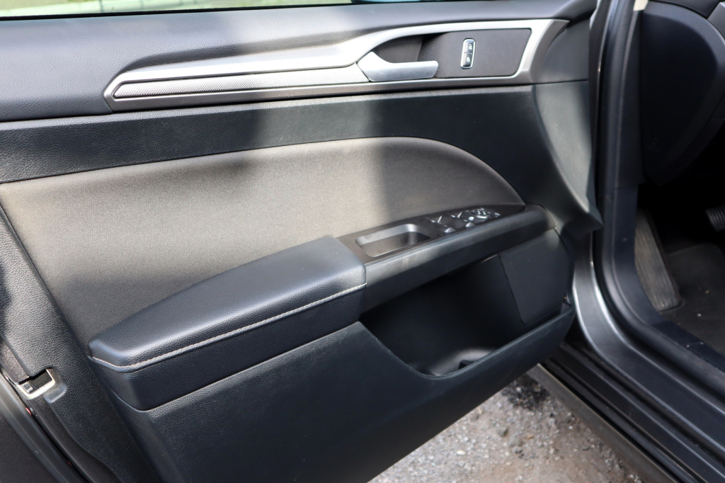 Ford Fusion 2016 photo 37