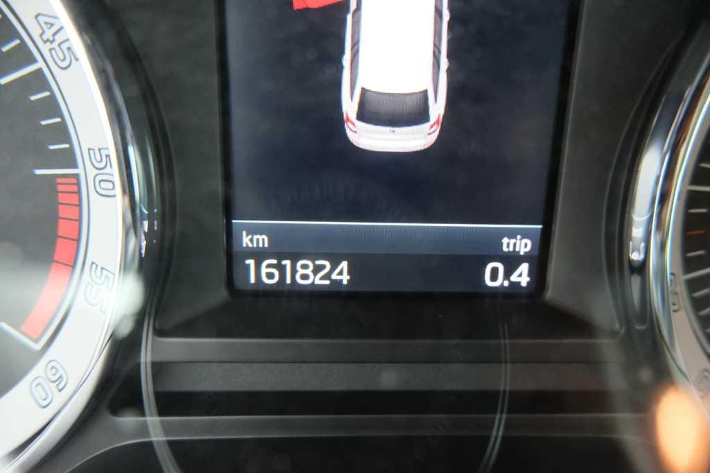 Skoda Octavia Combi 2019 фото 2