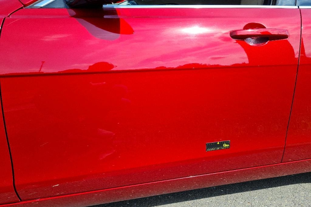 Jaguar XE 2016 photo 28