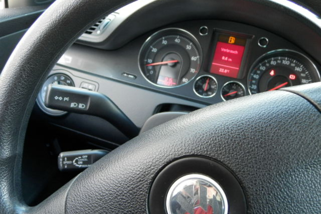 Volkswagen Passat B6 1.6 MPI 2006 photo 11