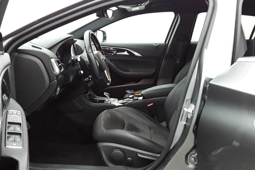 Infiniti Q30 2018 photo 3